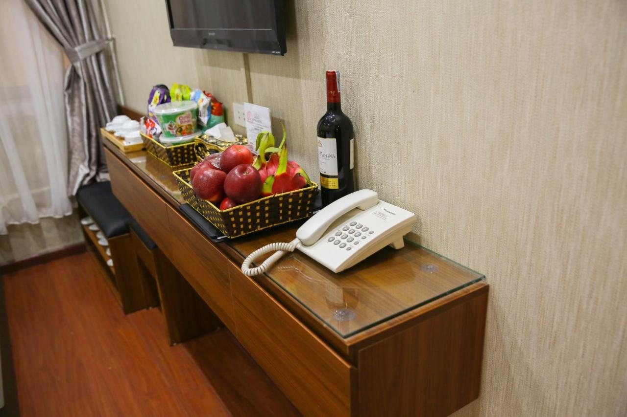 Royal Hotel Ханой Екстериор снимка